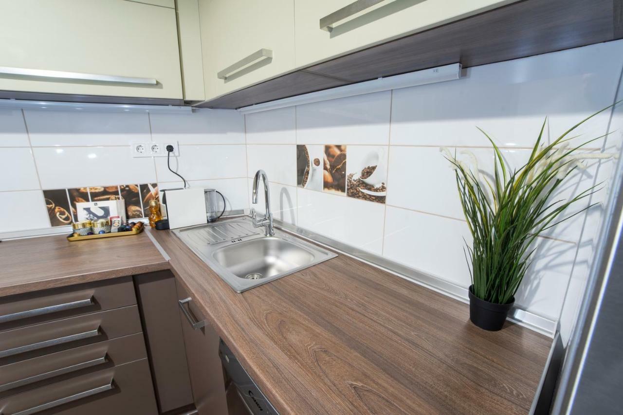 Pisztacia Apartman Apartment เอ็กเกอร์ ภายนอก รูปภาพ